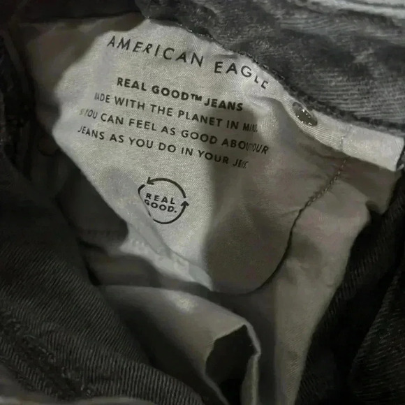 AMERICAN EAGLE BLACK MOM JEAN - Picture 5 of 8
